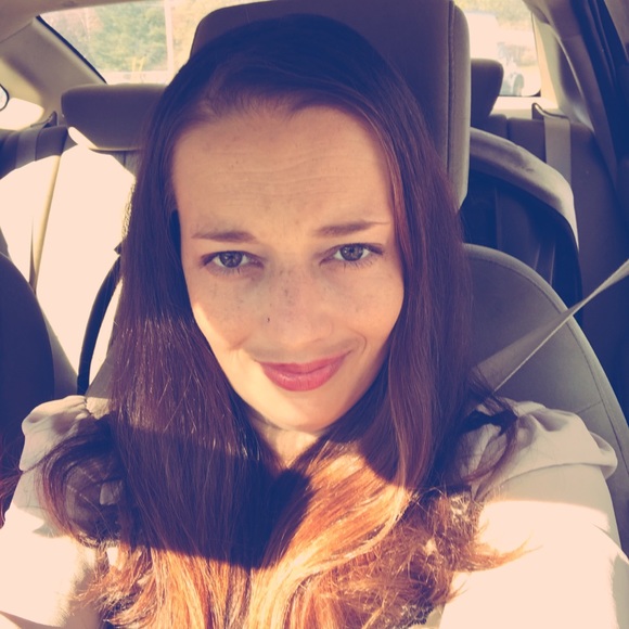 Meet your Posher, Ashley - Picture 3 of 3